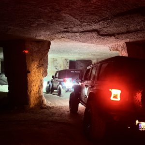 Thourotte: Jeep Experience Underworld